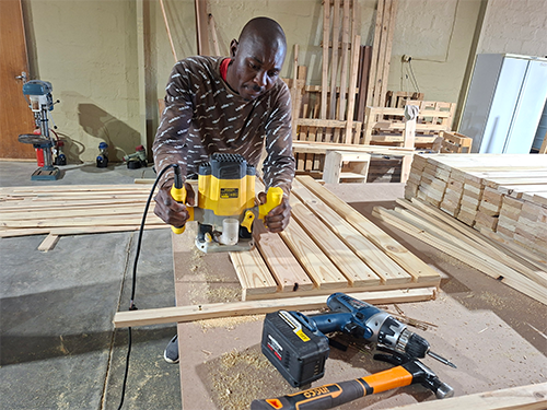 building pine furniture